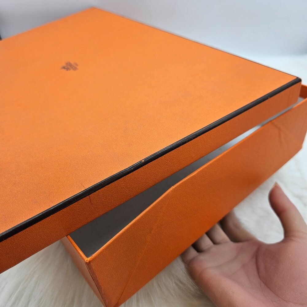 Authentic Hermès Gift Box (Empty) - Picture 9 of 9